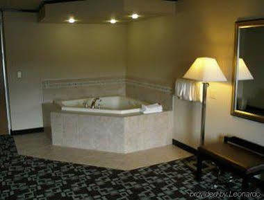 Spark By Hilton Roanoke North 3*