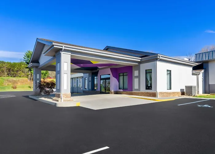 Super 8 by Wyndham Daleville/Roanoke