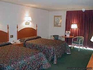 Spark By Hilton Roanoke North Hotel 3*