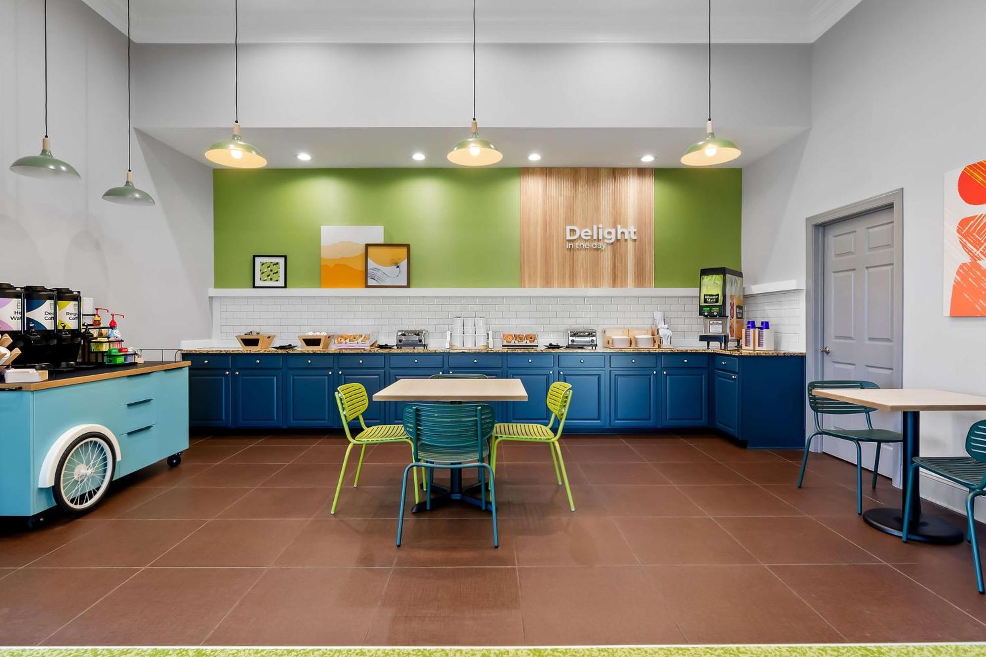 Hotel Spark By Hilton Roanoke North