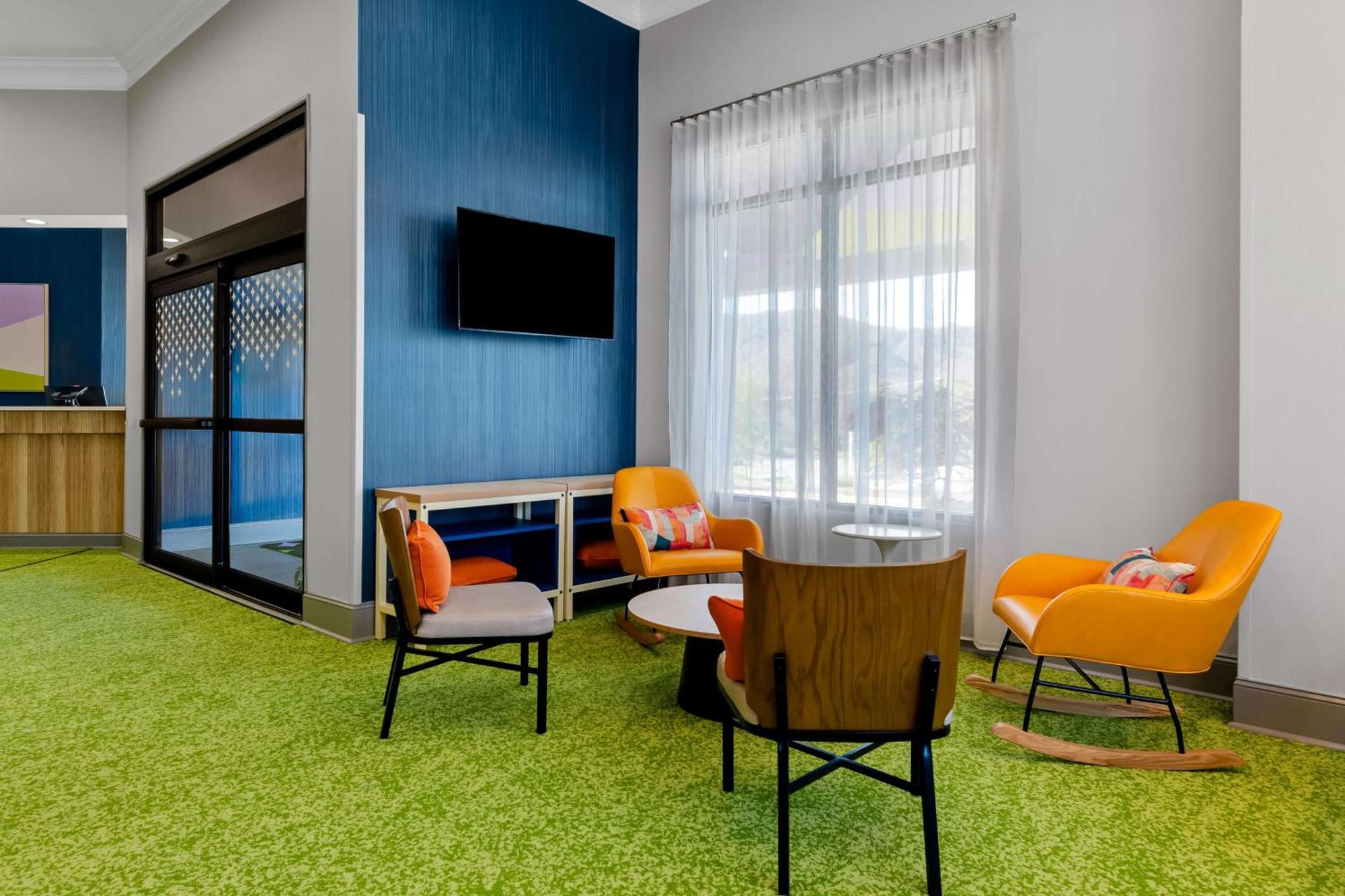 Spark By Hilton Roanoke North Hotel